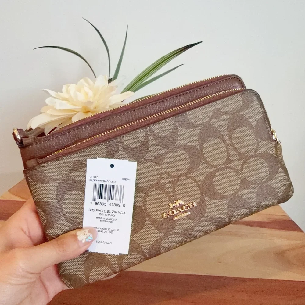 NWT Coach Double Zip Wallet In Signature‎ Canvas